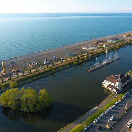 Seaside Resort In New Orbi Twins Batumi Exterior photo