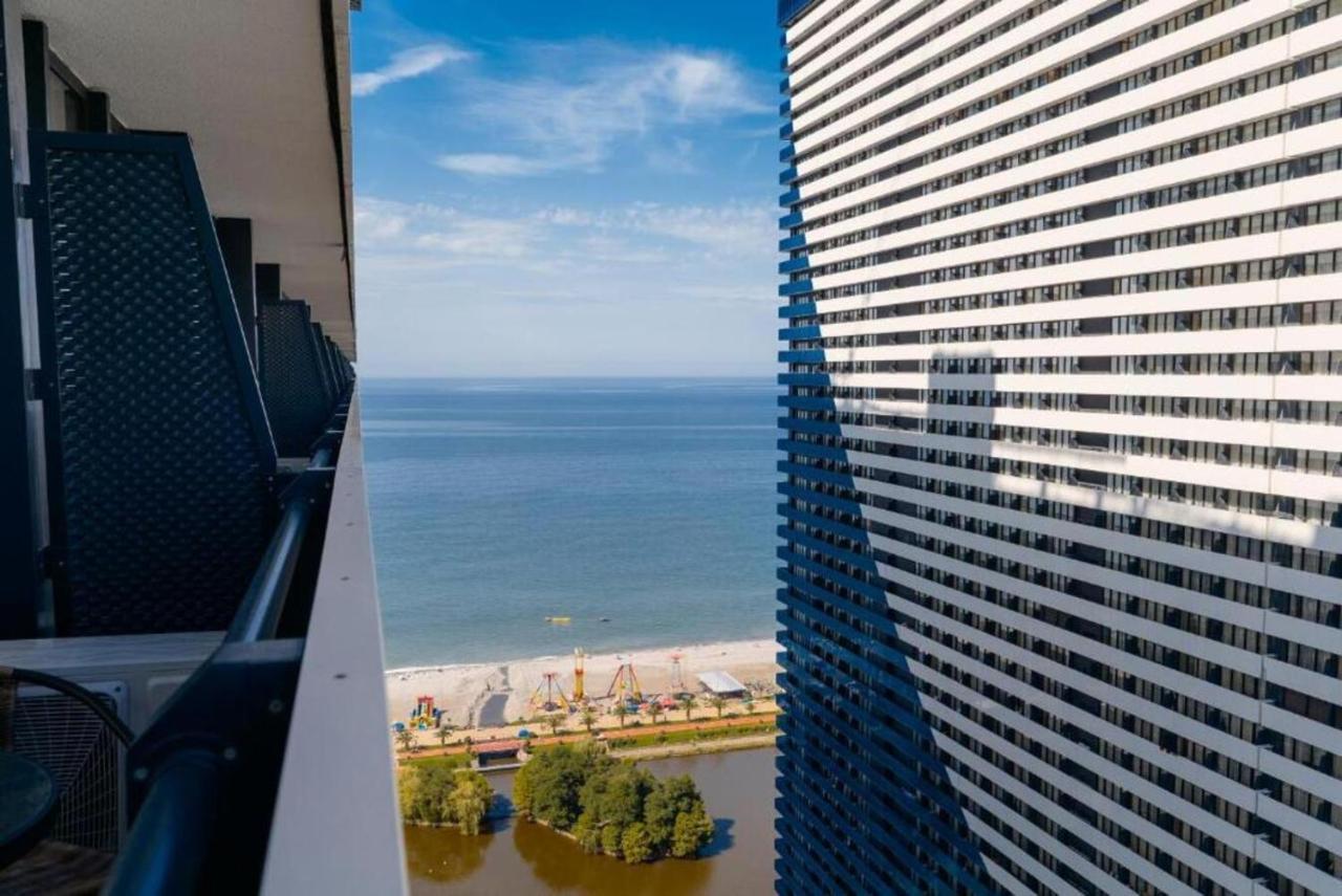 Seaside Resort In New Orbi Twins Batumi Exterior photo