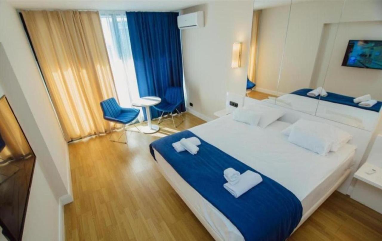 Seaside Resort In New Orbi Twins Batumi Exterior photo