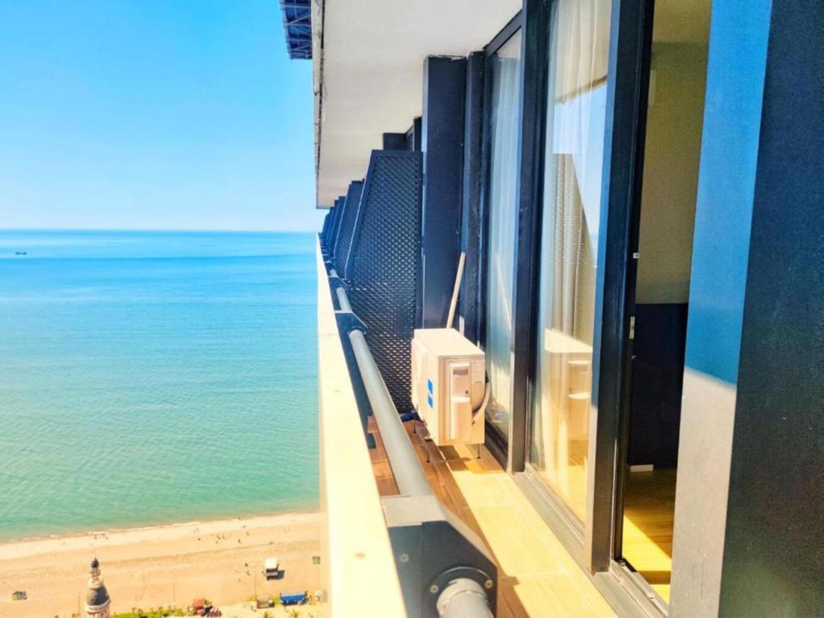 Seaside Resort In New Orbi Twins Batumi Exterior photo
