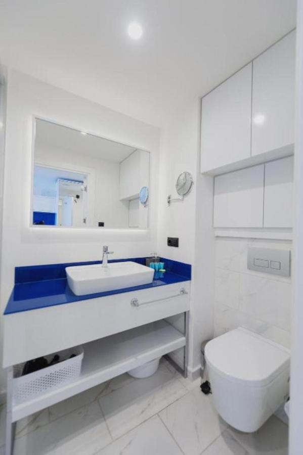 Seaside Resort In New Orbi Twins Batumi Exterior photo