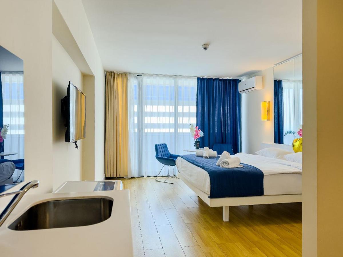 Seaside Resort In New Orbi Twins Batumi Exterior photo